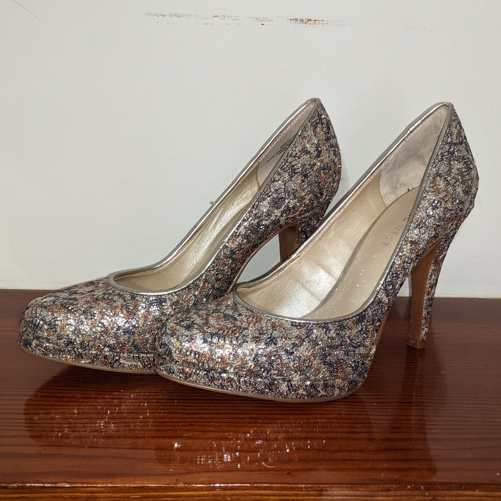 Nine West Glitter Rocha Pumps.